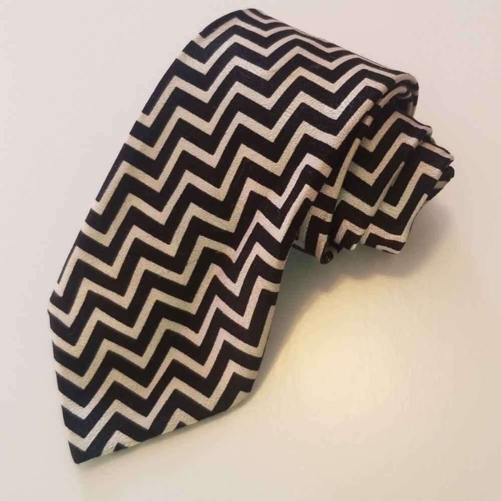 Neck tie